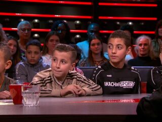 Cute: piepjonge 'analisten' over hun idool Ziyech bij DWDD