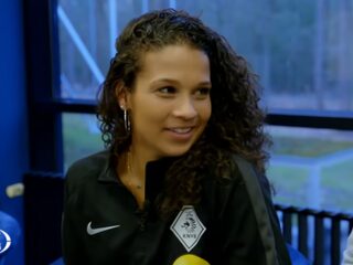 Shona Shukrula wordt eerste vrouwelijke arbiter in Tweede Divisie