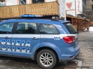 Auto rijdt in op mensen in Italië: zes doden, elf gewonden