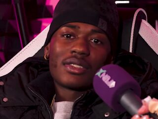 Knaller: "Hoe hard mijn muziek ook gaat, diploma's zijn belangrijk"