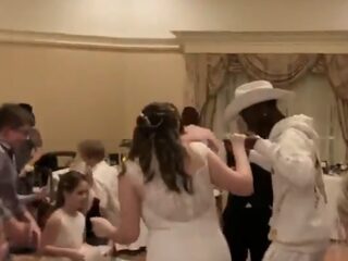 Lil Nas X crasht bruiloft in Disney World