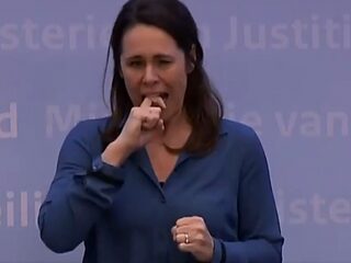 De 7 leukste gebaren van virale gebarentolk Irma