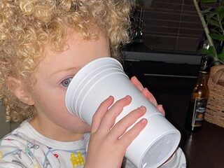 Drake deelt voor het eerst foto's van zijn schattige zoontje Adonis