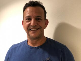 Najib Amhali helpt arme gezinnen in Marokko met voedselpakketten