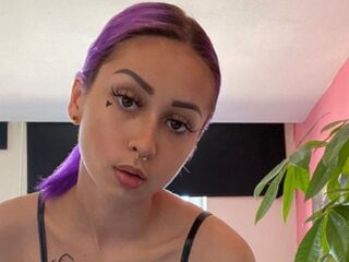 Isabella heeft trichotillomanie en trekt haar haar uit: "Ik heb geen wimpers meer"