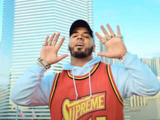 Anuel AA dropt nieuw dubbelalbum 'Emmanuel' bomvol zonnige tracks