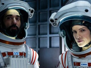 Netflix deelt trailer van scifi-serie 'Away' van 'Batman'-regisseur Matt Reeves