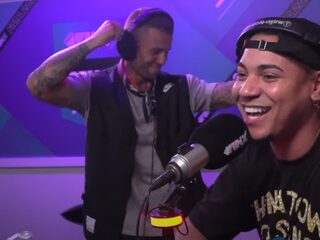 Kunnen Johnny 500 en Freddy Moreira naast draaien ook een beetje zingen?