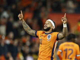 Memphis Depay zorgt voor toename verkoop van witte zweetbanden: "Vraag is 10 keer zo veel als eerst"