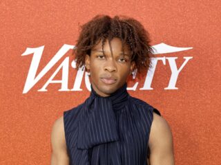 Zanger D4vd als verdachte aangemerkt na vondst van vijftienjarig meisje in kofferbak