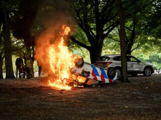 Verdachten van rechtse rellen in Den Haag in tranen tijdens rechtszaak: "Enorm veel spijt"