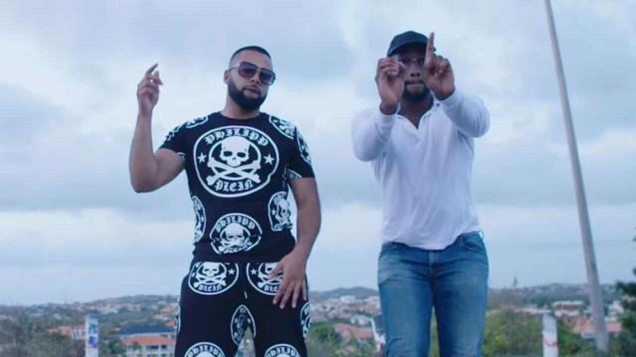 architrackz x louivos mula b hebben gespend op nieuwe videoclip architrackz x louivos mula b hebben gespend op nieuwe videoclip