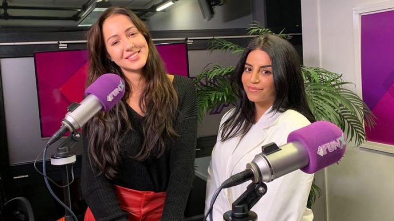 Selma Omari zingt 'Habiba' tijdens Autotune Challenge met Sophie Milzink FunX.nl