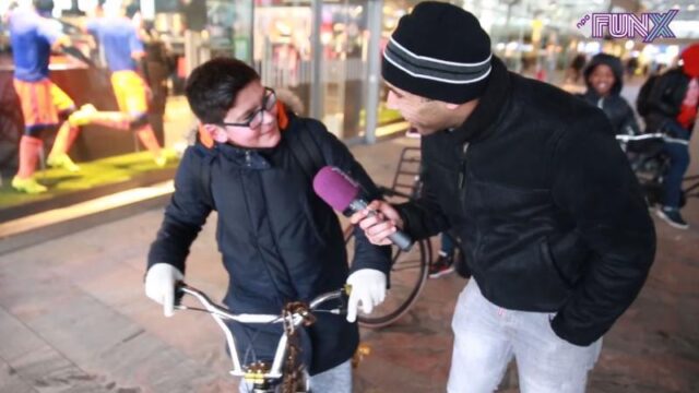 Yahia deelt complimentjes uit op Nationale Complimentendag
