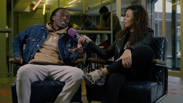 Eves Laurent: ''Vastzitten kan geen motivatie zijn om te schrijven''