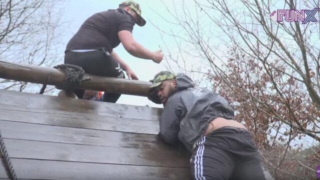 De FunX Strijders hebben het zwaar tijdens de survivalopdracht