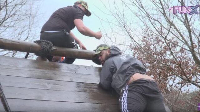 De FunX Strijders hebben het zwaar tijdens de survivalopdracht