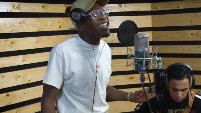 Slowjamify Sessions: Amartey doet mashup van P. Diddy, Kendrick Lamar en Yung Nnelg