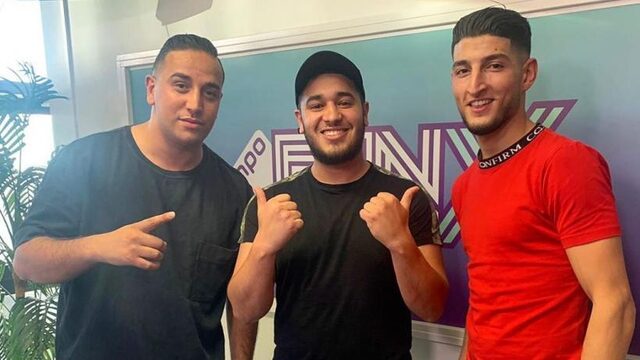 Oualid en Souff doen hun tune 'Take My Money' live bij Youssef & Ouassima