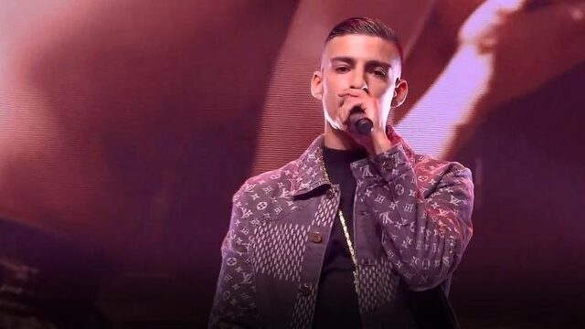 Boef komt met vuur tijdens live optreden bij de FunX Music Awards