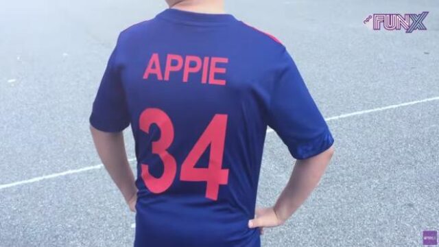 'Nouri's voetbalpleintje' in Geuzenveld heet nu officieel A. Nouri-plein