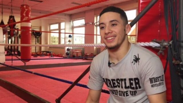 Worstelaar Adam: "Mijn moeder zegt dat ze een betere sporter was dan ik"