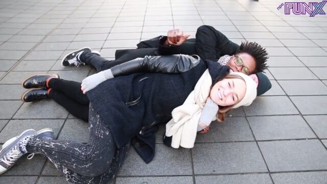 VIDEO: Hoe krijg jij liefde? Shay wordt gespoond door onbekenden!