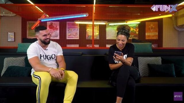 Ouassima kijkt als eerste persoon ever in telefoon van rapper Kosso