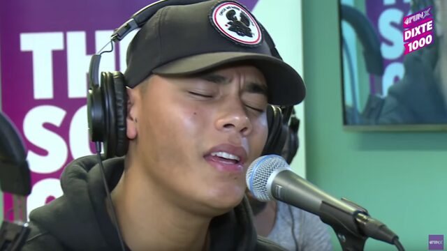 Dimello zingt smooth R&B medley in de DiXte 1000 Avondshow