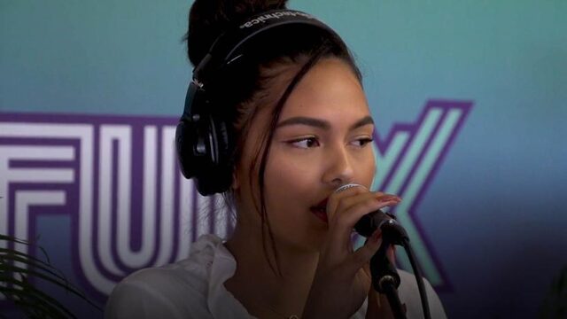 Ayden doet 'Déjà Vu' voor het eerst live zonder Ronnie Flex