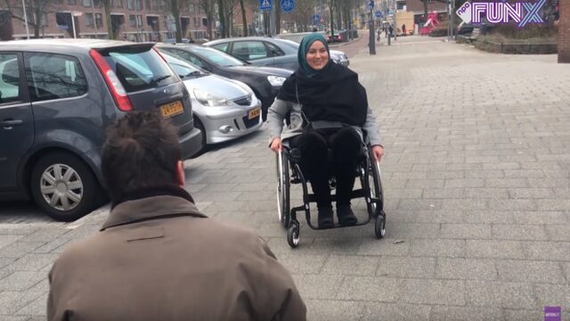 Rolstoelvlogger Kubra: "Ik wil mijn ouders niet tot last zijn"