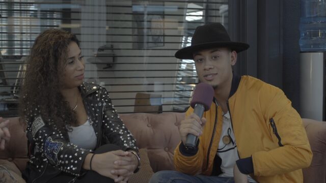 Ouassima bezoekt temperamentvolle Trevor van House of Talent