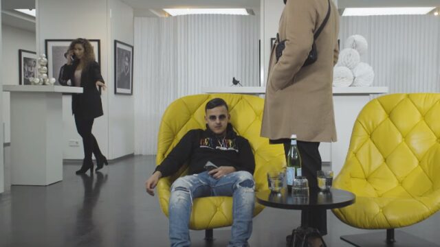 Ashafar krijgt onterecht schuld van breken superduur kunstwerk