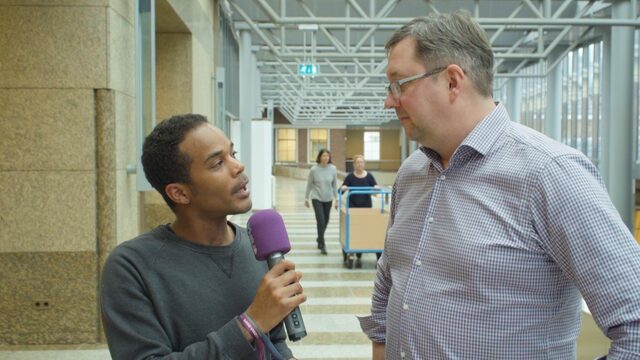 Jeansen confronteert politici met de schuldenproblematiek van jongeren