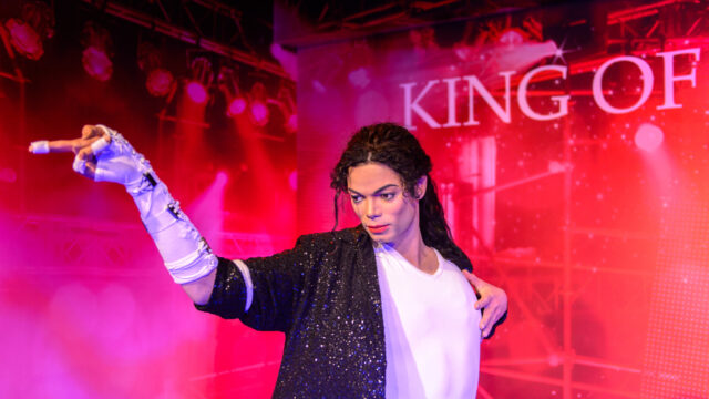 Michael Jackson had dikke schuld van 500 miljoen dollar toen hij