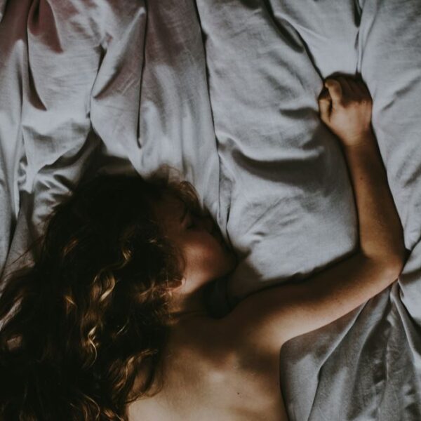 Jongens beleven meer plezier tijdens seks dan meiden, komen ook vaker klaar