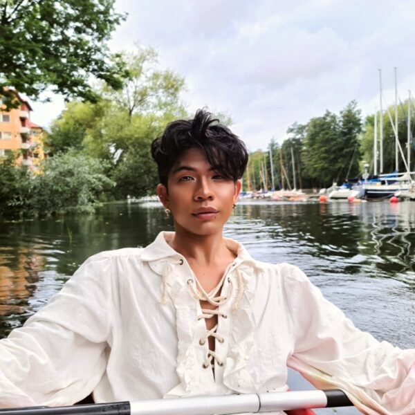 Hersenbloeding inspireerde Aarons coming out: "Bevrijdend om eindelijk mezelf te zijn"