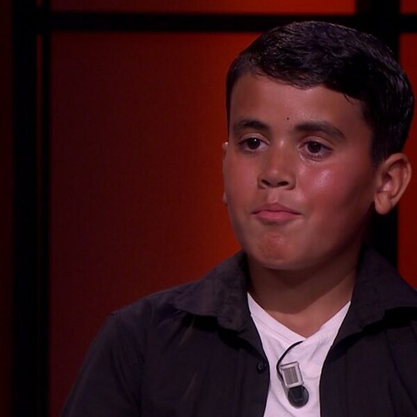 Amin (13) over selfie met Depay: "Ik krijg denk ik een boete en een stadionverbod"