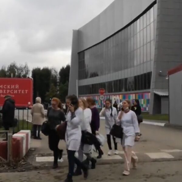 18-jarige man richt bloedbad aan op universiteit in Rusland, minimaal acht doden