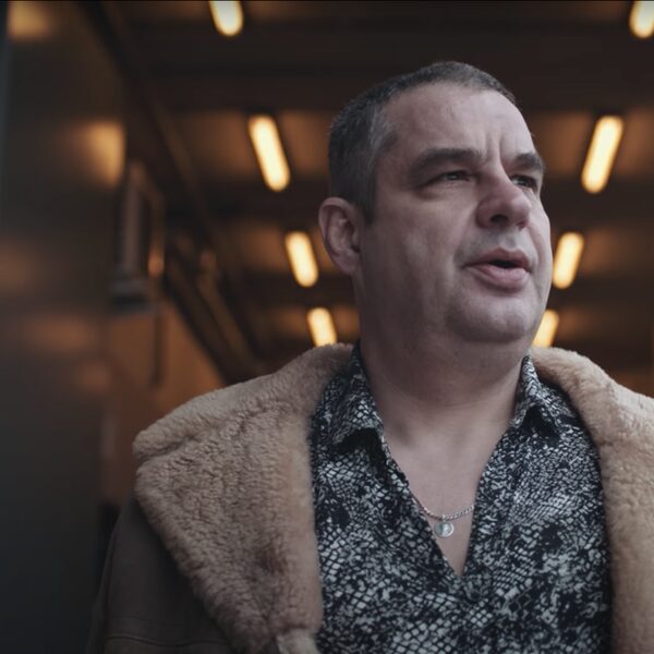 Netflix dropt officiële trailer van 'Undercover' seizoen 3