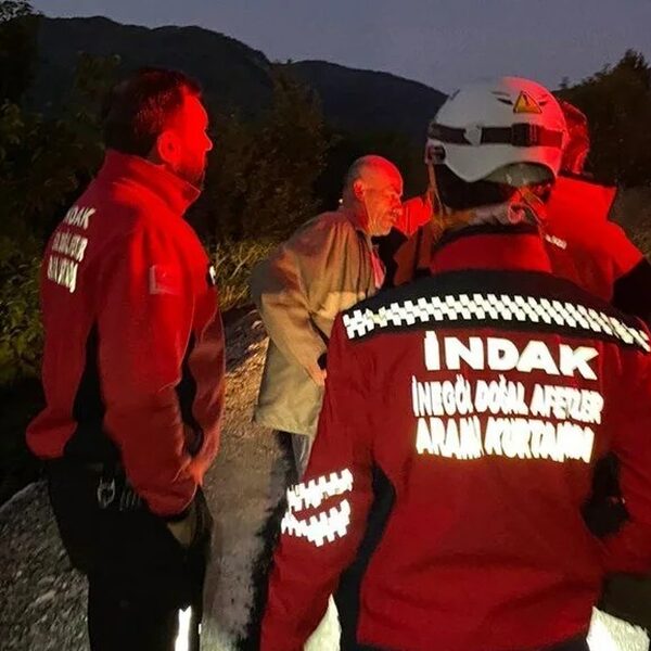 Dronken 'vermiste' man helpt urenlang mee aan zoektocht naar zichzelf