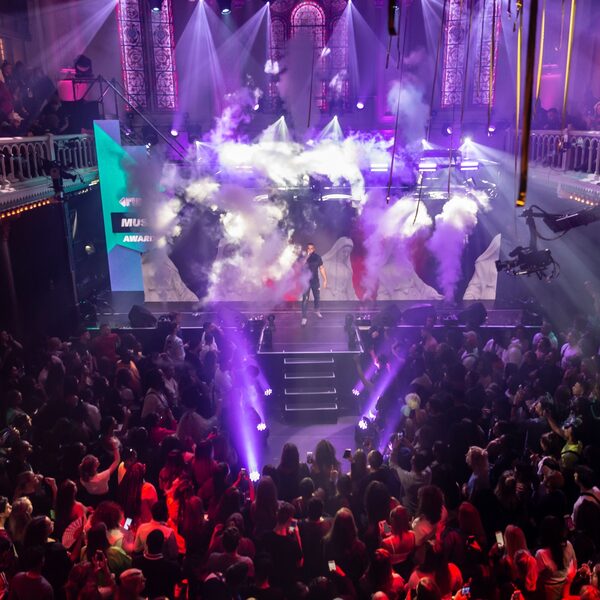 Deze artiesten treden op bij de FunX Music Awards 2021 in AFAS Live