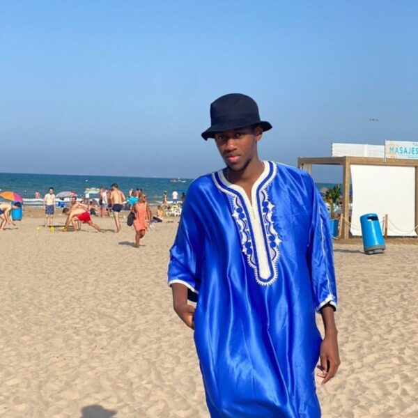 Stephen (20) zit vast in Marokko, maar blijft positief: "Ik ga gewoon chillen"