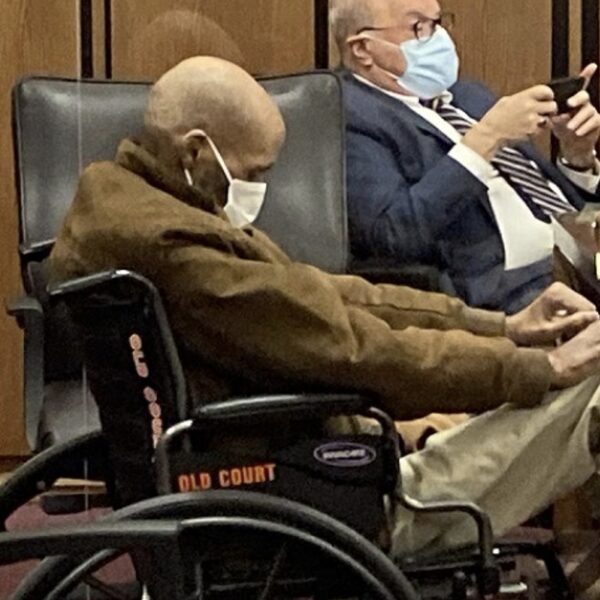 Man (83) vrijgesproken van moord op zijn vrouw na 45 jaar in gevangenis