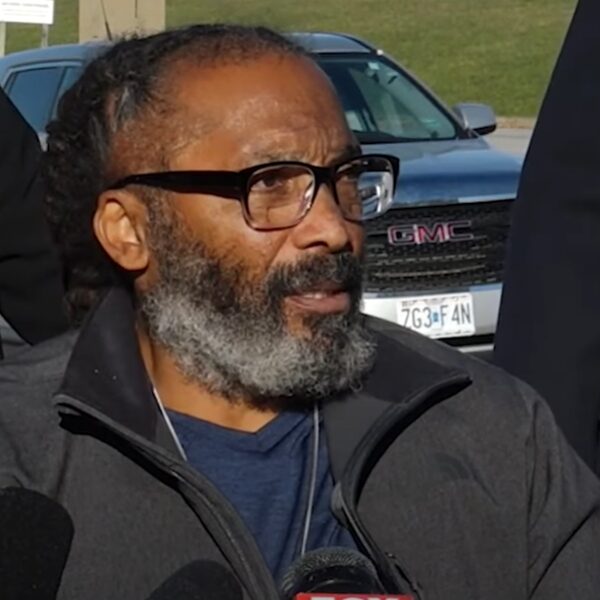 Amerikaan Kevin Strickland vrijgesproken na 43 jaar onschuldig in de cel