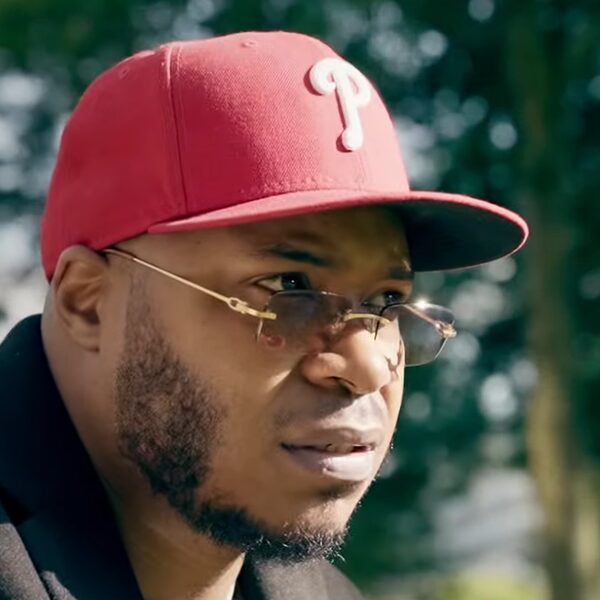 Van Straat naar Platina: Adje vertelt over zijn jeugd in Amsterdam-Noord en zijn weg naar succes