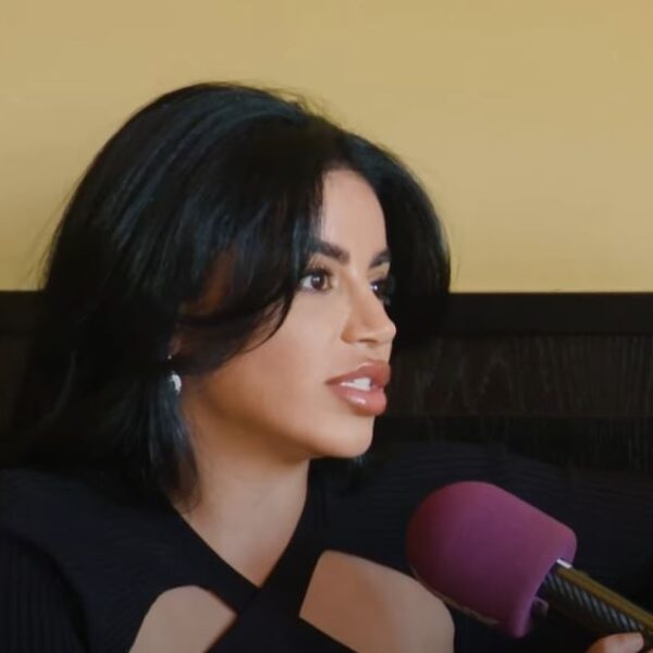 Selma Omari deelt eerste details over babydaddy: "Hele lieve man"