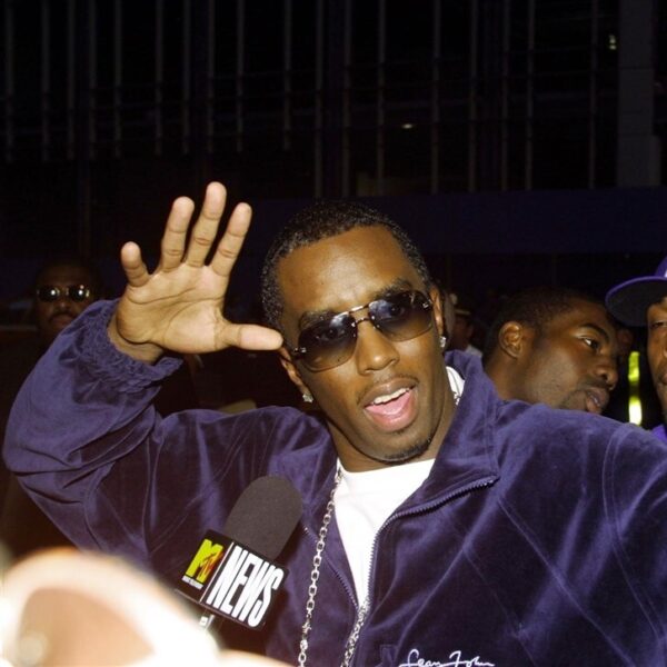 Cassie: "Diddy ging gewapend op zoek naar labelbaas 2Pac"