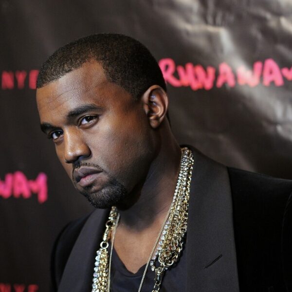 Kanye West claimt klaar te zijn met antisemitisme: "Wil de wereld weer redden"