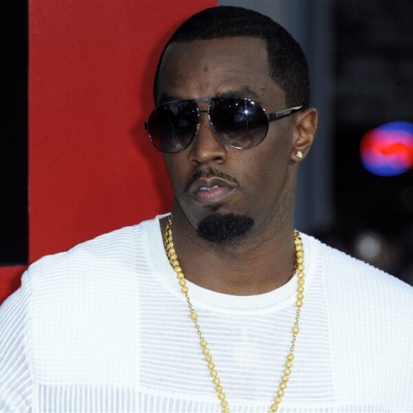 Diddy's advocaat reageert op 1000 flessen babyolie van Diddy: "Weet niet waarom je zoveel nodig hebt"